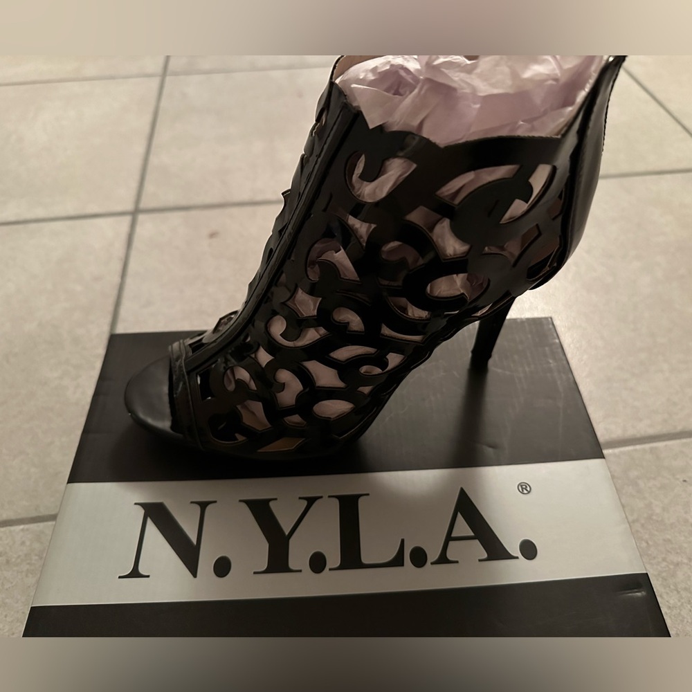 N.Y.L.A booties (new)
